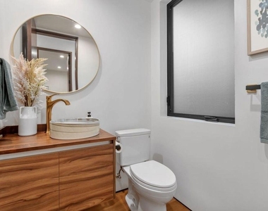 5610 Bellevue Avenue - Photo Thumbnail 31