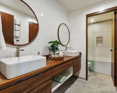 5610 Bellevue Avenue - Photo Thumbnail 25