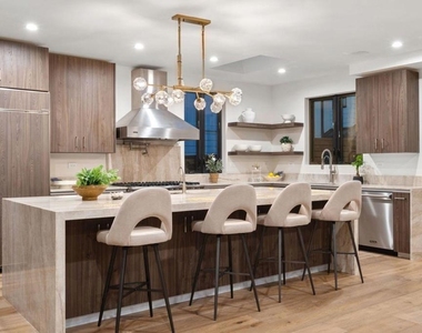 5610 Bellevue Avenue - Photo Thumbnail 8