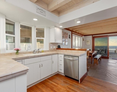 2008 Ocean Front - Photo Thumbnail 18