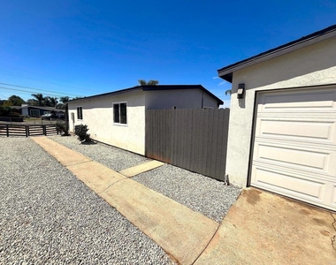 803 N Citrus Avenue - Photo Thumbnail 7