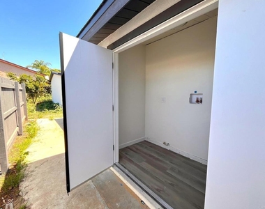803 N Citrus Avenue - Photo Thumbnail 13