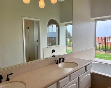 4451 Coastline Drive - Photo Thumbnail 15