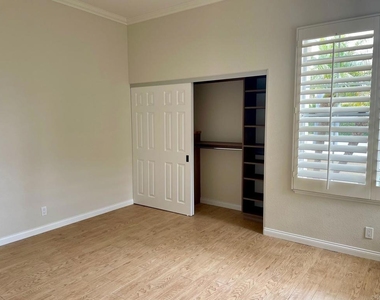 4451 Coastline Drive - Photo Thumbnail 23