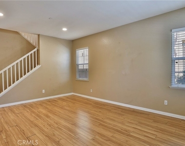 1765 Yvonne Court - Photo Thumbnail 3