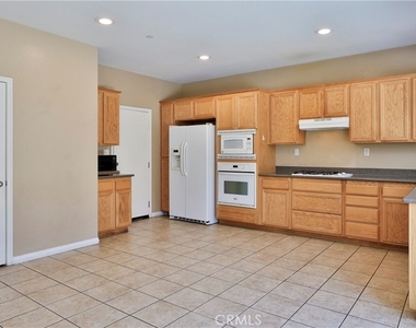 1765 Yvonne Court - Photo Thumbnail 16