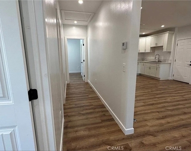1548 W 7th St - Photo Thumbnail 5