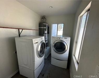 1548 W 7th St - Photo Thumbnail 14