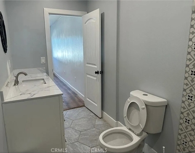 1548 W 7th St - Photo Thumbnail 12