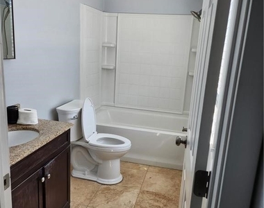 161 Mayfair - Photo Thumbnail 4