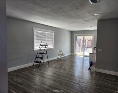 161 Mayfair - Photo Thumbnail 2