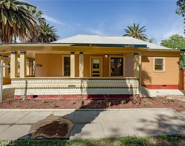 3894 Pine Street - Photo Thumbnail 1