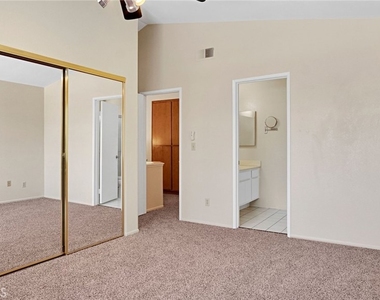 26342 Snowden Avenue - Photo Thumbnail 17