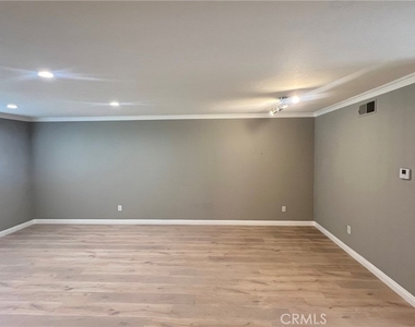 5578 Cajon - Photo Thumbnail 4