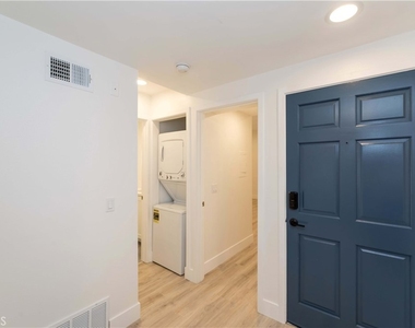 941 W Carson - Photo Thumbnail 1