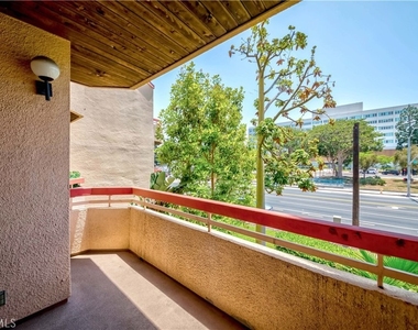 941 W Carson - Photo Thumbnail 17