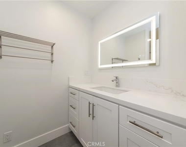 941 W Carson - Photo Thumbnail 12