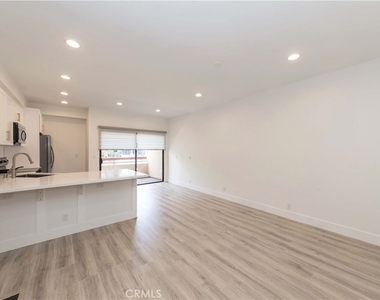 941 W Carson - Photo Thumbnail 8