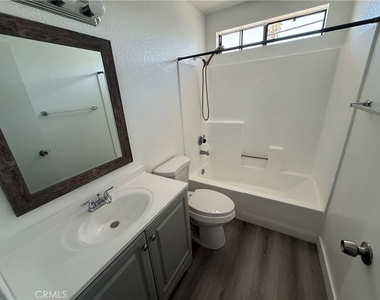211 Magnolia - Photo Thumbnail 6