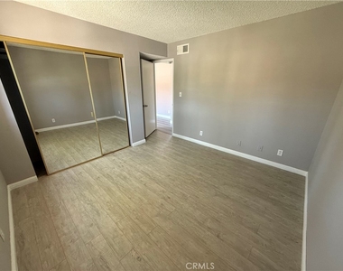 211 Magnolia - Photo Thumbnail 3
