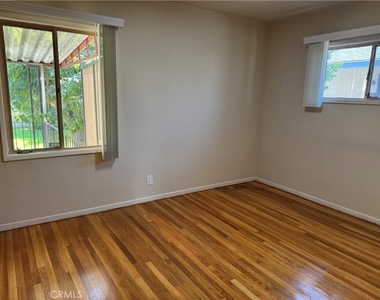 831 W Harvard Place - Photo Thumbnail 11