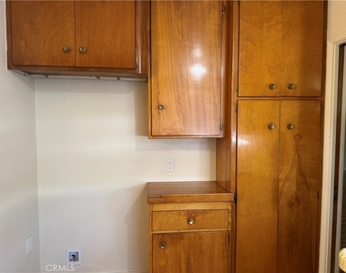 831 W Harvard Place - Photo Thumbnail 10