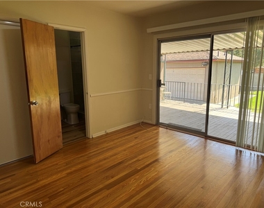 831 W Harvard Place - Photo Thumbnail 15
