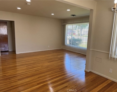 831 W Harvard Place - Photo Thumbnail 6