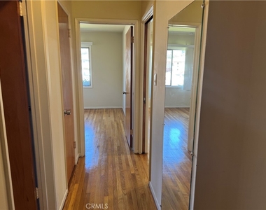 831 W Harvard Place - Photo Thumbnail 12