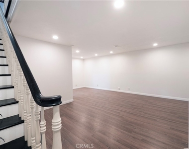 328 W 7th - Photo Thumbnail 7