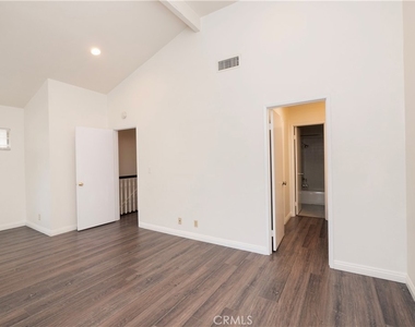 328 W 7th - Photo Thumbnail 16