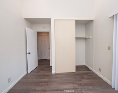 328 W 7th - Photo Thumbnail 22