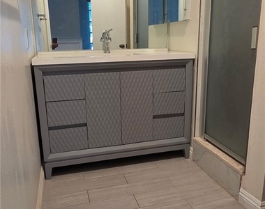 328 W 7th - Photo Thumbnail 26