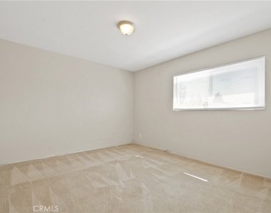 236 E Olive Avenue - Photo Thumbnail 3
