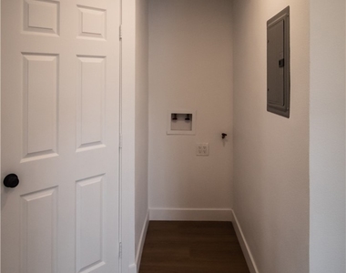2214 Continental Avenue - Photo Thumbnail 3