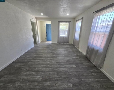 2361 17th St - Photo Thumbnail 1