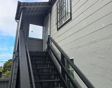 2347 Roosevelt Avenue - Photo Thumbnail 1