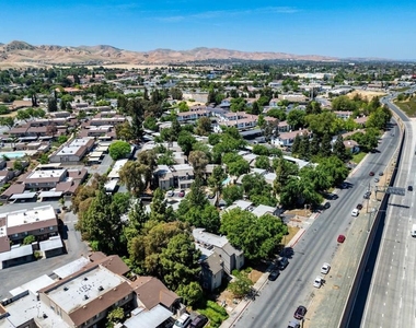 2005 San Jose Dr - Photo Thumbnail 15