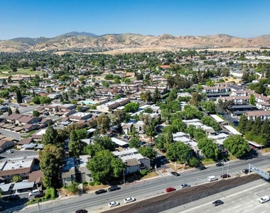 2005 San Jose Dr - Photo Thumbnail 16