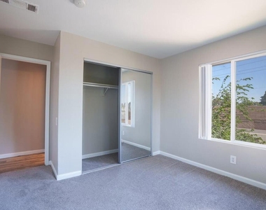 2005 San Jose Dr - Photo Thumbnail 13