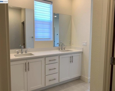 7149 Diamond Ave - Photo Thumbnail 7