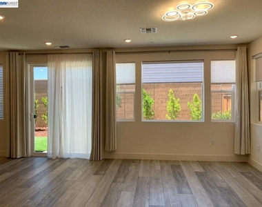 7149 Diamond Ave - Photo Thumbnail 17