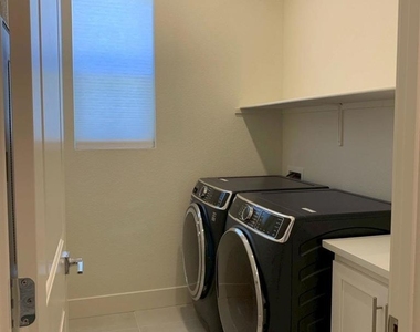 7149 Diamond Ave - Photo Thumbnail 13