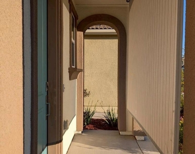 7149 Diamond Ave - Photo Thumbnail 6