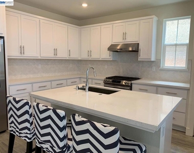 7149 Diamond Ave - Photo Thumbnail 21
