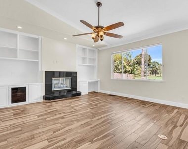 2317 Wayfarer Drive - Photo Thumbnail 14