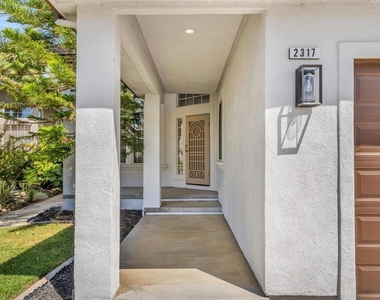 2317 Wayfarer Drive - Photo Thumbnail 4