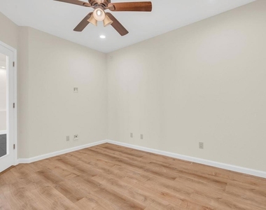 2317 Wayfarer Drive - Photo Thumbnail 8