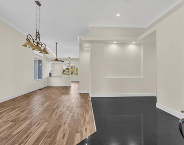2317 Wayfarer Drive - Photo Thumbnail 5