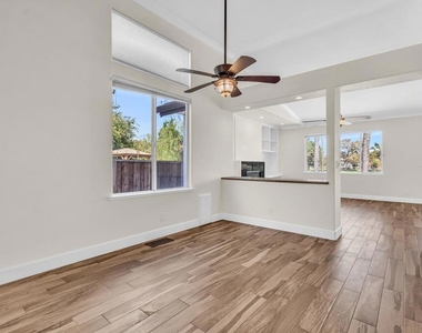 2317 Wayfarer Drive - Photo Thumbnail 11